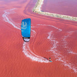 PLKB Hook V2 kite blauw. Allround kite. Kitesurfen op de rode zee.